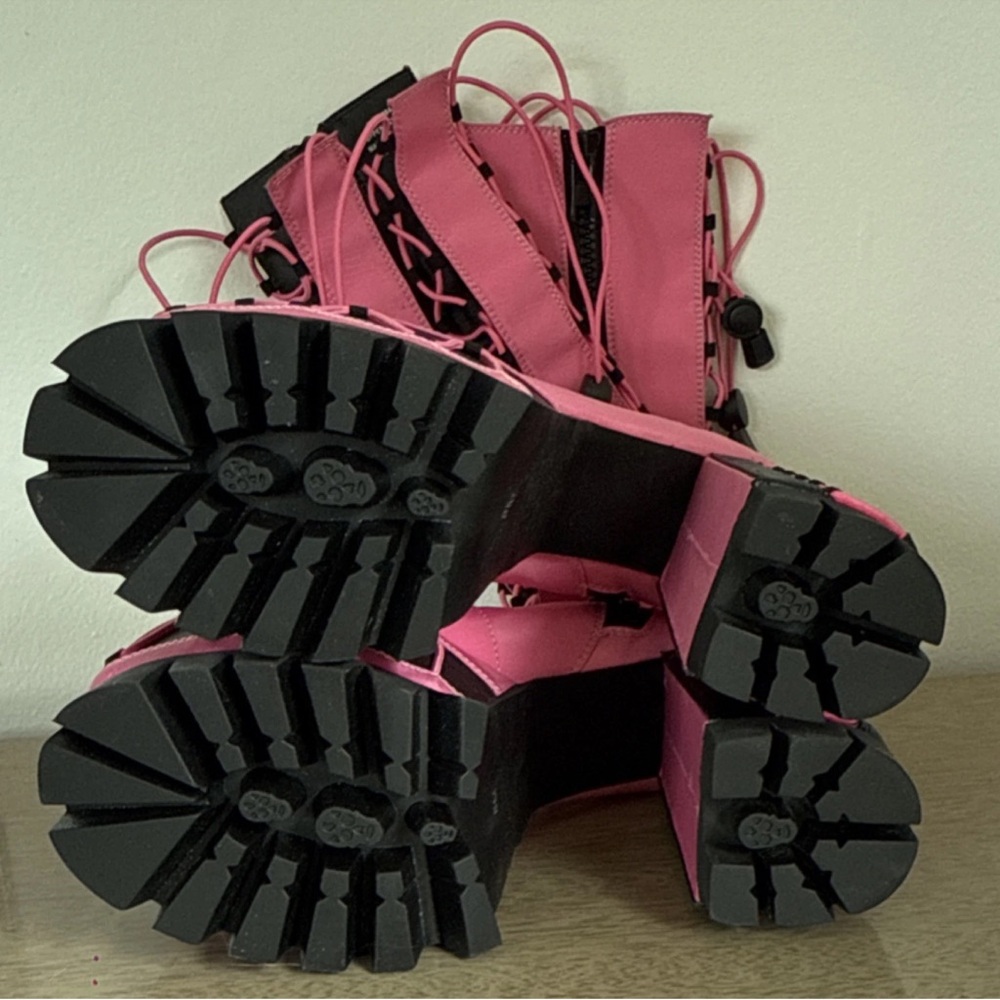 Dolls Kill Stylish Pink and Black Lace Up Zipper Heel Platform Women's Boots - Picture 5 of 5